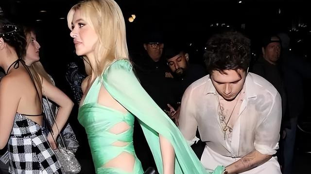 |贝克汉姆长子好眼光！前女友晒近照，与现任妻子颜值身材不相上下