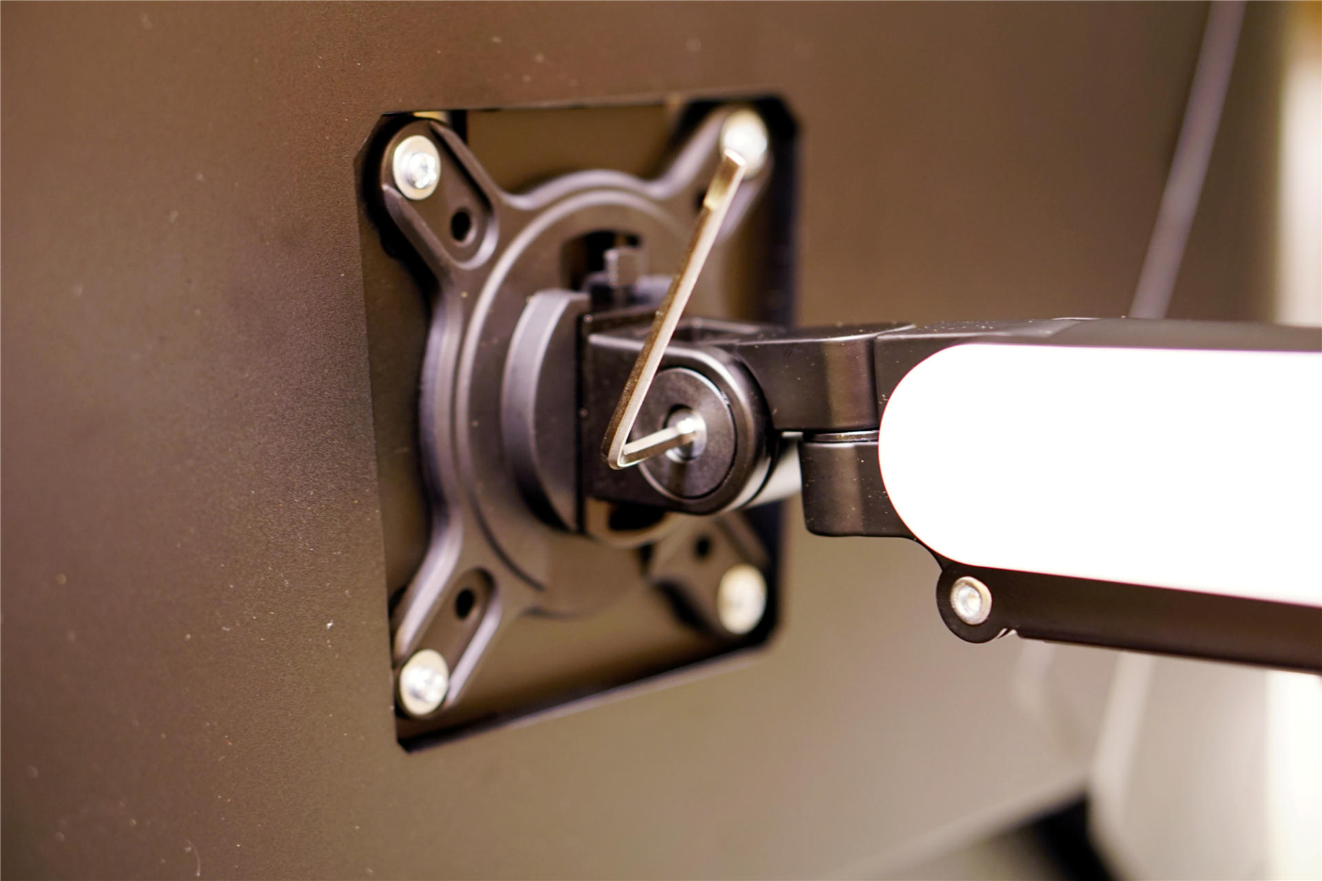 顯示器|用過就離不開的桌面神器，顯示器支架真香，北弧E580