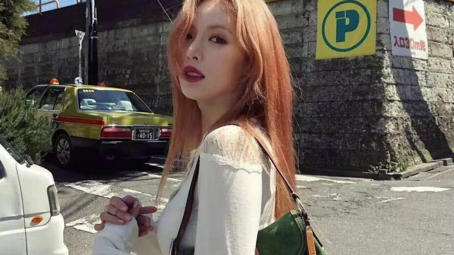 董璇|“小野马”金泫雅确诊，发布SNS，向粉丝们传达“居家治疗”近况