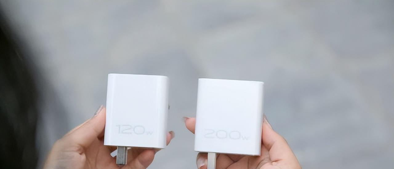 iPhone|别着急买iPhone13！这款国产影像旗舰更值得入手，颜值高+性能强