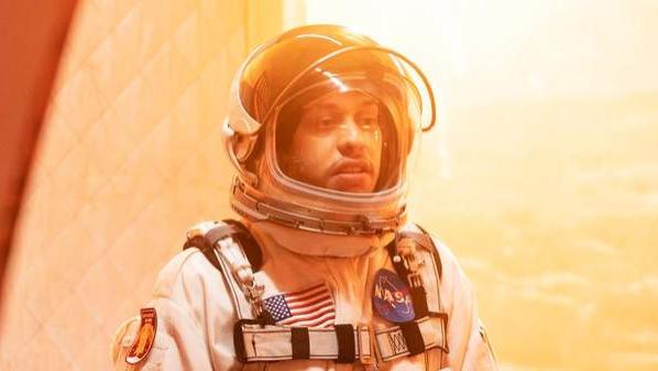 金·卡戴珊|皮特3月23号去太空，太拉风，网友：不够恩爱！卡戴珊不去的吗