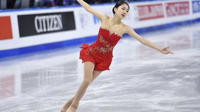 李子君|这腰太细了！李子君妇女节穿婚纱，肤白貌美身材好，已是成熟女神