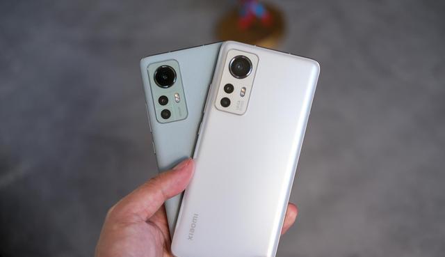 小米科技|小米12SPro和iPhone13Pro怎么选？对比后优缺点明显