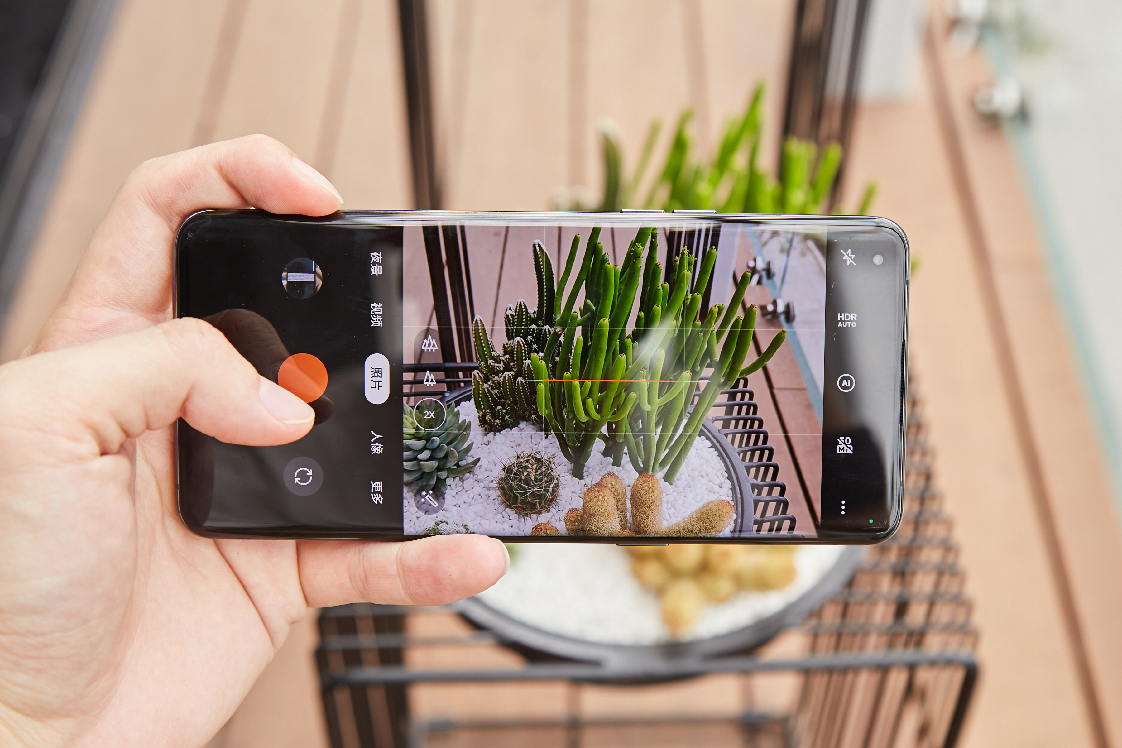 iPhone|苹果手机5G信号变好了？多场景实测对比国产旗舰，实力一看便知