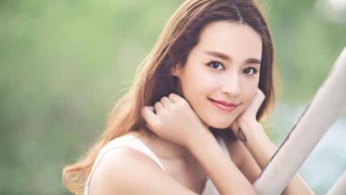 配音|24岁未婚先孕，34岁惨遭影帝丈夫抛弃，如今37岁再度爆红