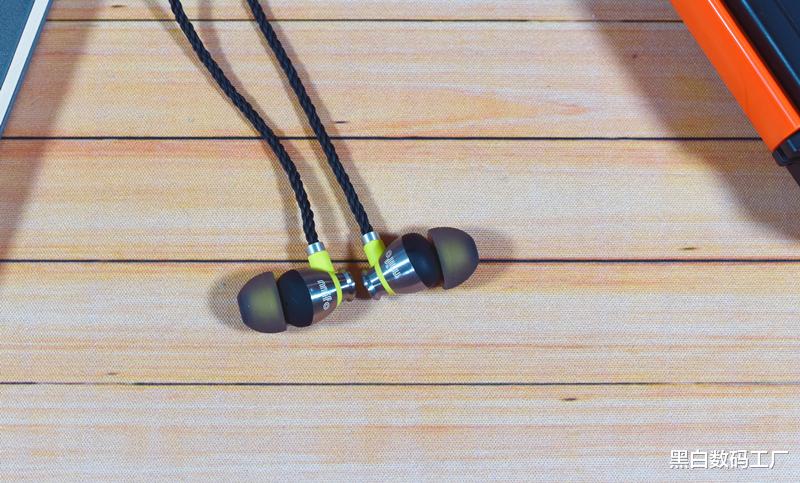 魅族|机动了,带蓝牙还有8G内存-魔浪i2运动蓝牙耳机