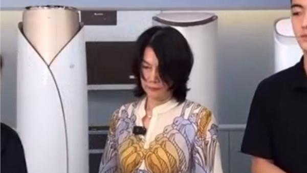 小米科技|员工出现失误董明珠不给好脸色？同样是直播还是小米雷军格局更大