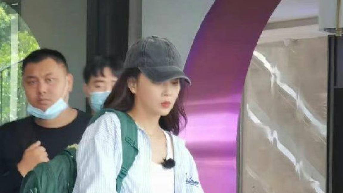 殷桃|《中餐厅6》正式录制，谭松韵张若昀遭溜粉，殷桃无滤镜照似少女