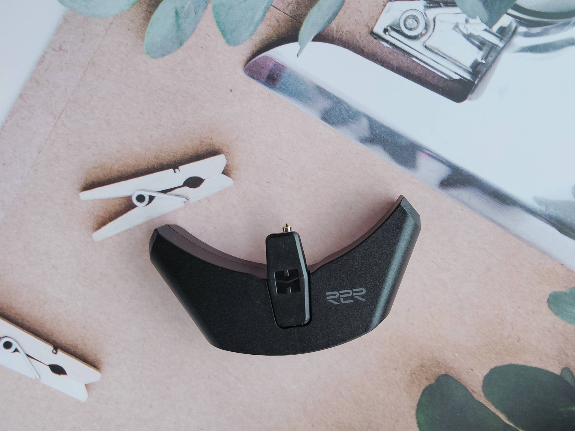 C++|外形和音质都极具辨识度,富丽典雅的HiFiMAN HE-R9