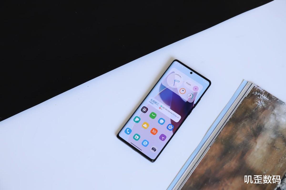 |moto X30 Pro体验:全球首发2亿像素超大底CMOS,手机影像新突破!