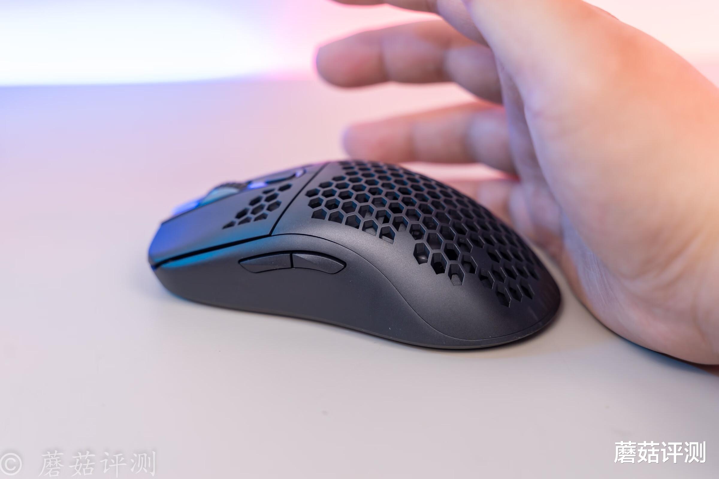 机箱|造型酷炫，吃鸡能跑300帧、主流游戏配置主机如何搭建？