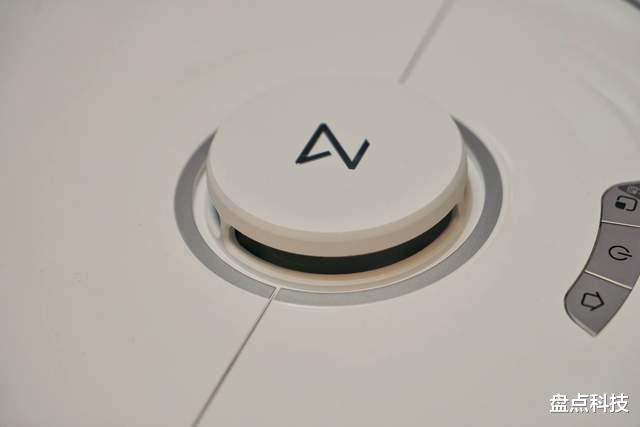 音箱|石头扫拖机器人T8 Plus上手：大吸力+集尘设计，一年只倒6次垃圾？