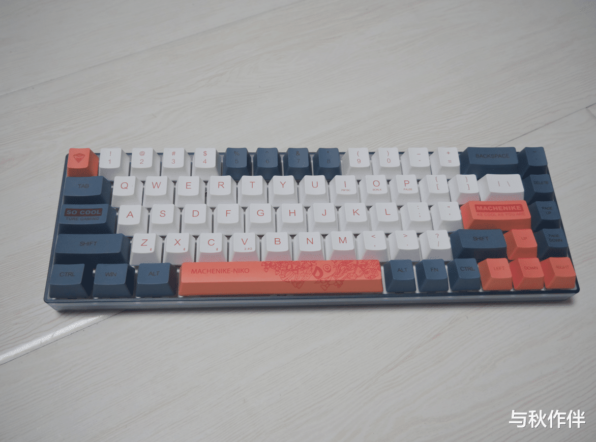 华为|机械键盘玩家的折腾实例,全透套件+CMMK卫星轴+水轴+透明键帽