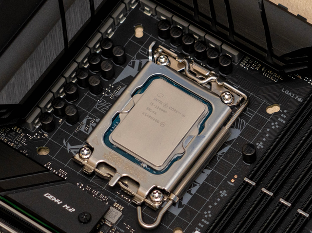 CPU|12490F全核5G也太香了!华硕ROG STRIX B660-G超外频教程