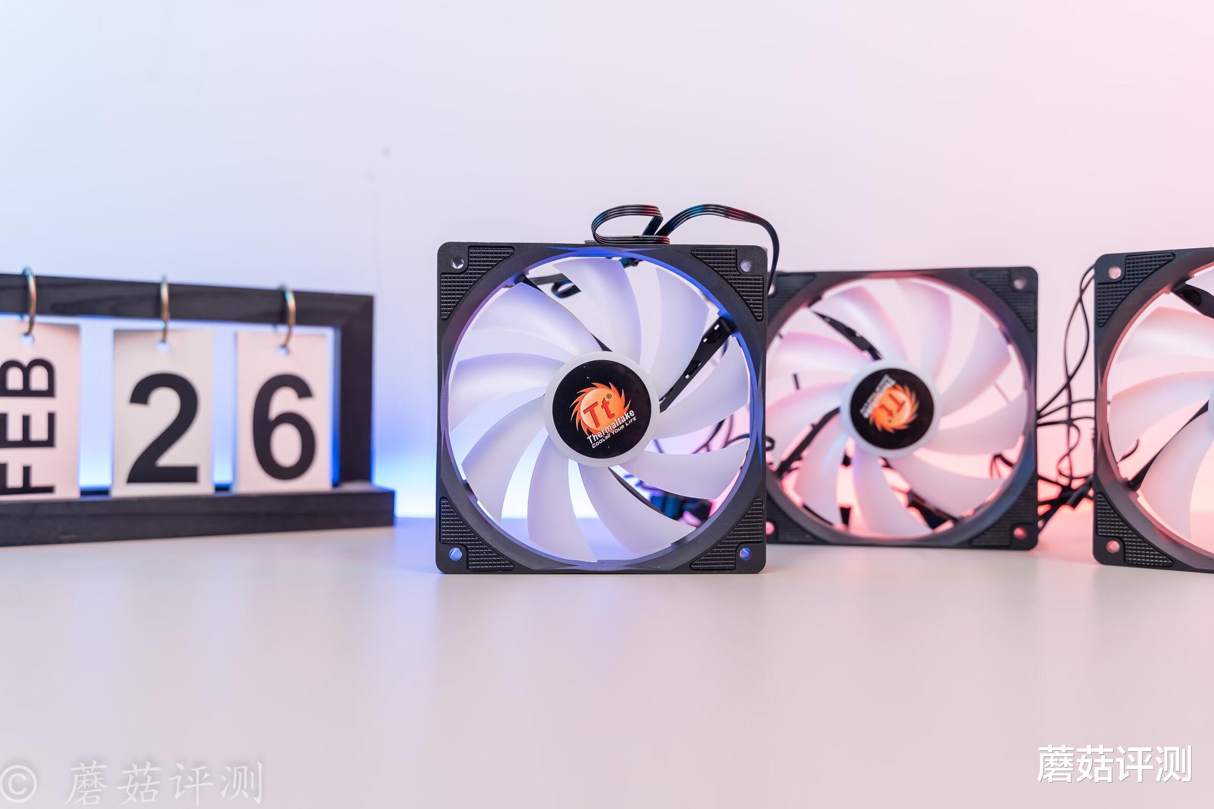 机箱|造型酷炫，吃鸡能跑300帧、主流游戏配置主机如何搭建？