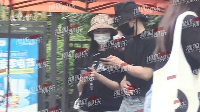 盛一伦|张天爱盛一伦疑恋爱，穿情侣装眼神宠溺，同回女方家中小动作不断