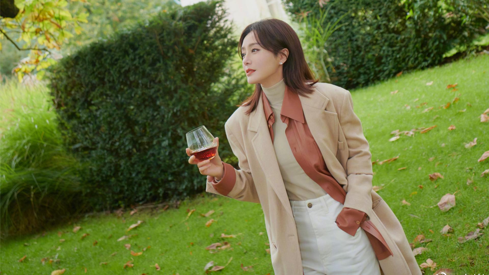 花自飘零水自流，一种相思，两处闲愁