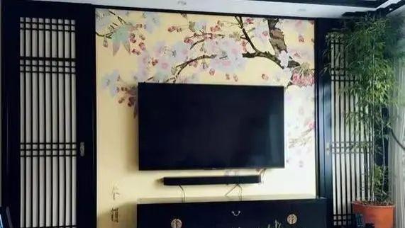 参观朋友的新家，这新房算是毁了，装得跟灵堂一样，不信大家瞧！