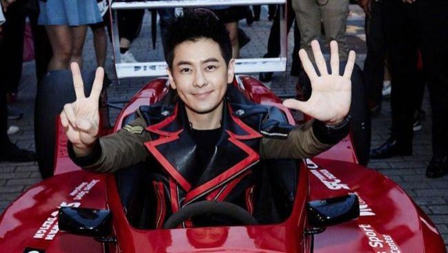 林志颖|林志颖重伤未完全清醒，开车不系安全带，让儿子坐副驾驶面临处罚