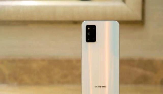 赛力斯|跌至1299元，6400万四摄+最大1TB内存拓展，沦为标准千元机