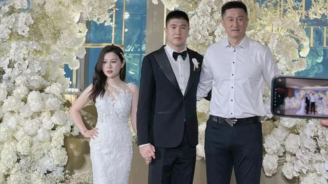 广州市|王薪凯广州大婚现场曝光！宏远化身最帅伴郎团，西装革履神似保镖