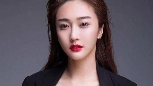 陈冰|她背着丈夫参加好声音，爆红后称自己是单身，下台就与丈夫办离婚