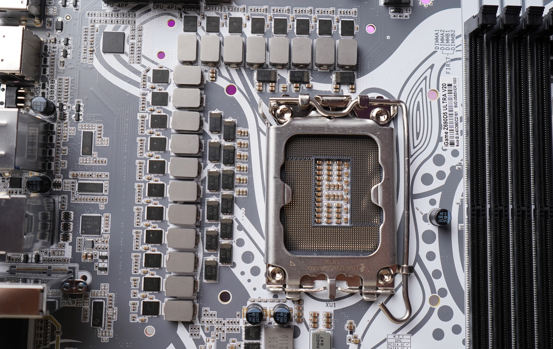 主板|七彩虹iGame Z690 D5主板评测：性价很高的旗舰，带i9没压力