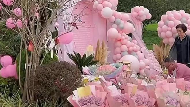 |你们想念那个爱笑的大男孩吗？他现在应该6岁了吧？