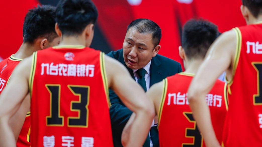 钟诚|吉林男篮重要续约达成，CBA冠军中锋再签两年顶薪，继续帮助球队