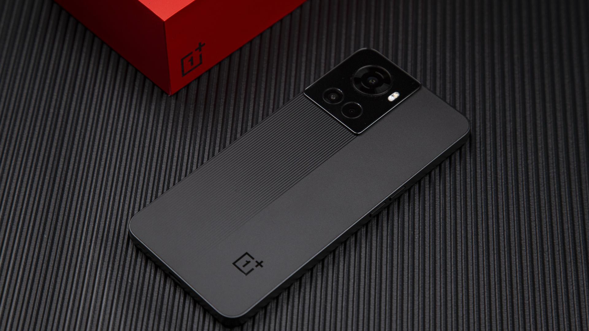 一加科技|一加Ace深度评测：有颜有料又能打 提前锁定年度水桶机