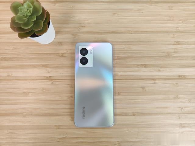 realme|realme真我V23评测：设计更精致的千元机 体验更舒心