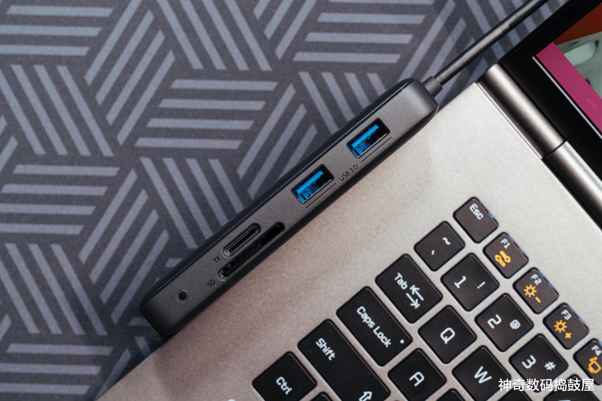 |简洁条理,如何布置自己的办公桌面:轻办公好物分享