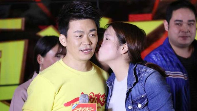 张国荣|她曾把张国荣都迷倒，17岁未婚先孕惨遭抛弃，如今50多岁依旧单身