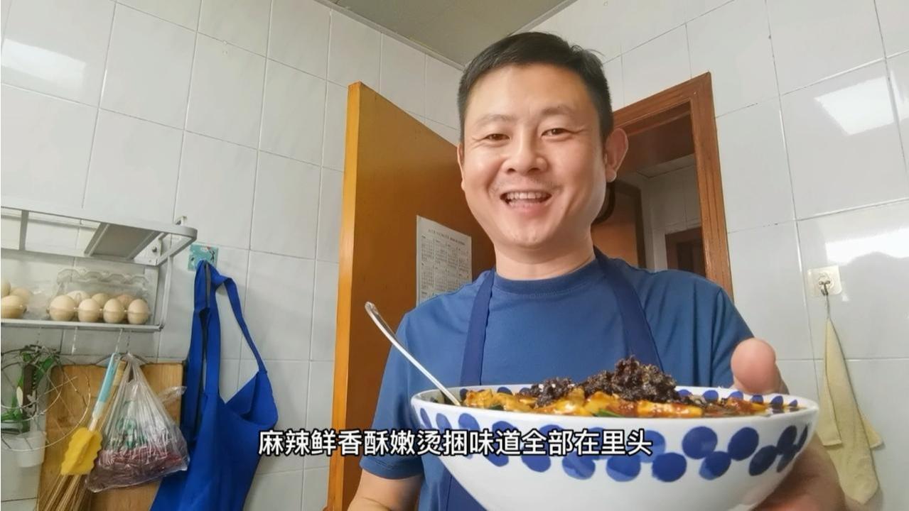 四川名菜麻婆豆腐八字真诀在里面，这份滚烫足够安抚静默下的胃