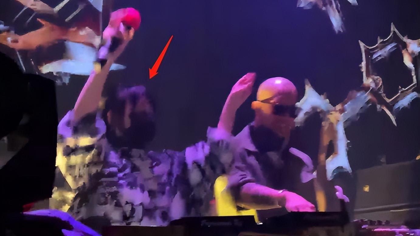 具俊晔|小S跟具俊晔首次同框，两个人在台上跳舞，台下观众尖叫不断！