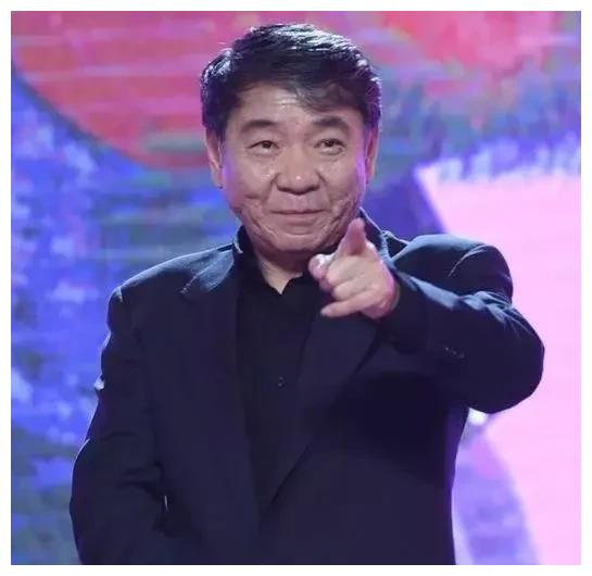 郑晓龙|称不用“流量”的郑晓龙，为何在新剧《幸福到万家》启用这位爱豆