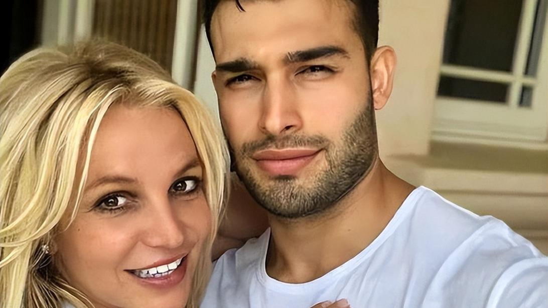 布兰妮·斯皮尔斯|“小甜甜”布兰妮走出流产阴霾，今日低调完婚，婚礼只邀请近百人