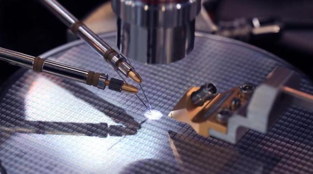 苹果|俄方自主研发“光刻机”技术，对我国有何影响？从业人员说出看法