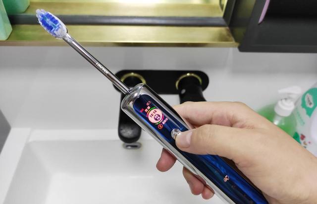 |电动牙刷哪个牌子好?名人明星都在用的六款高端电动牙刷盘点