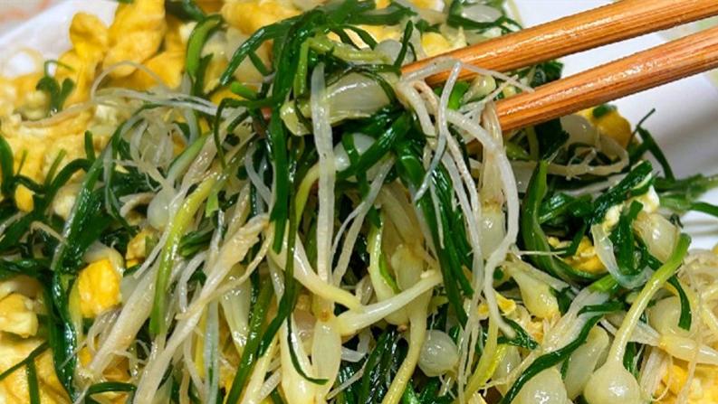 香椿|春天，宁可不吃肉，也别错过它，清香鲜嫩营养高，比香椿还好吃