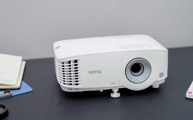 投影仪|开会讲方案，还得高亮高画质，明基MH560办公投影仪测评
