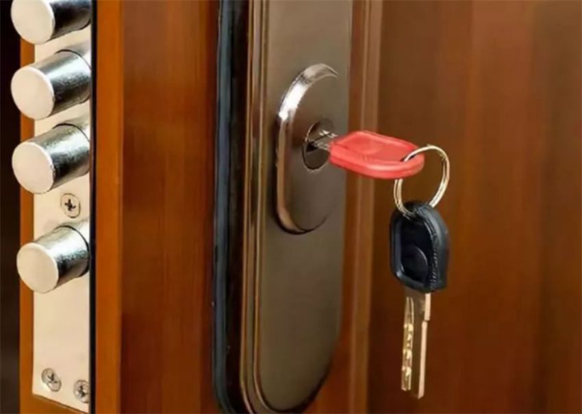 智商税|指纹锁是“神器”还是智商税?家里用了1年左右,谈谈真实感受