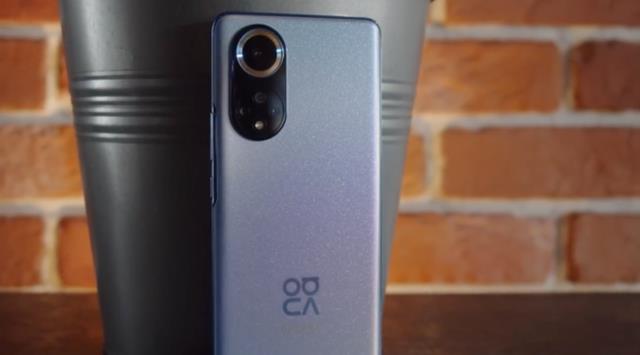 华为鸿蒙系统|20万+的销量，华为青春旗舰降至2299，鸿蒙OS+50MP超感知影像