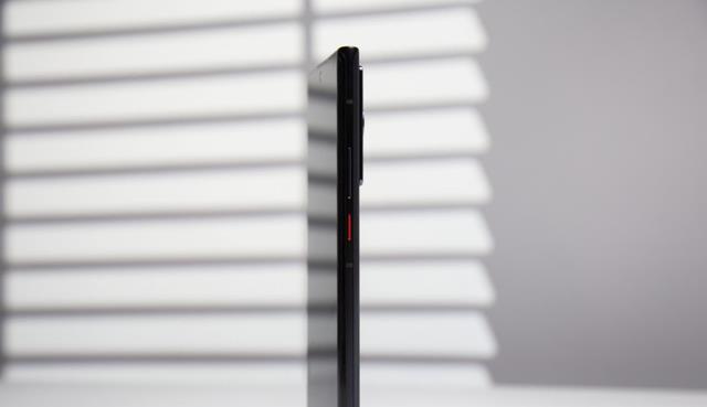 高通骁龙|新骁龙8持续真香，人文镜头+80W闪充+144Hz曲屏，仅3199元