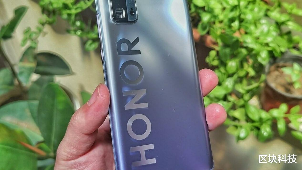 |国产零件仅剩10%!放弃鸿蒙后荣耀又作出新选择,登顶销量冠军