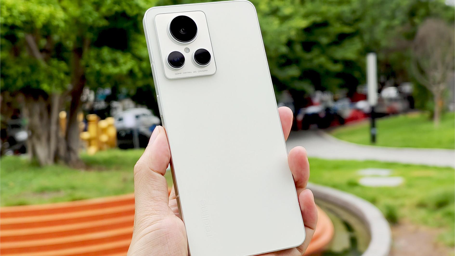 红米手机|红米K50 Ultra和realme GT2探索版对比，哪一款更值得买？