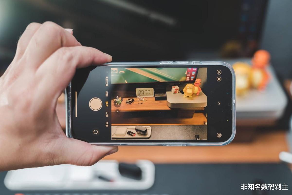 显卡|都2022年了，iPhone还是令人捉急的充电技术怎么解？答：上外挂