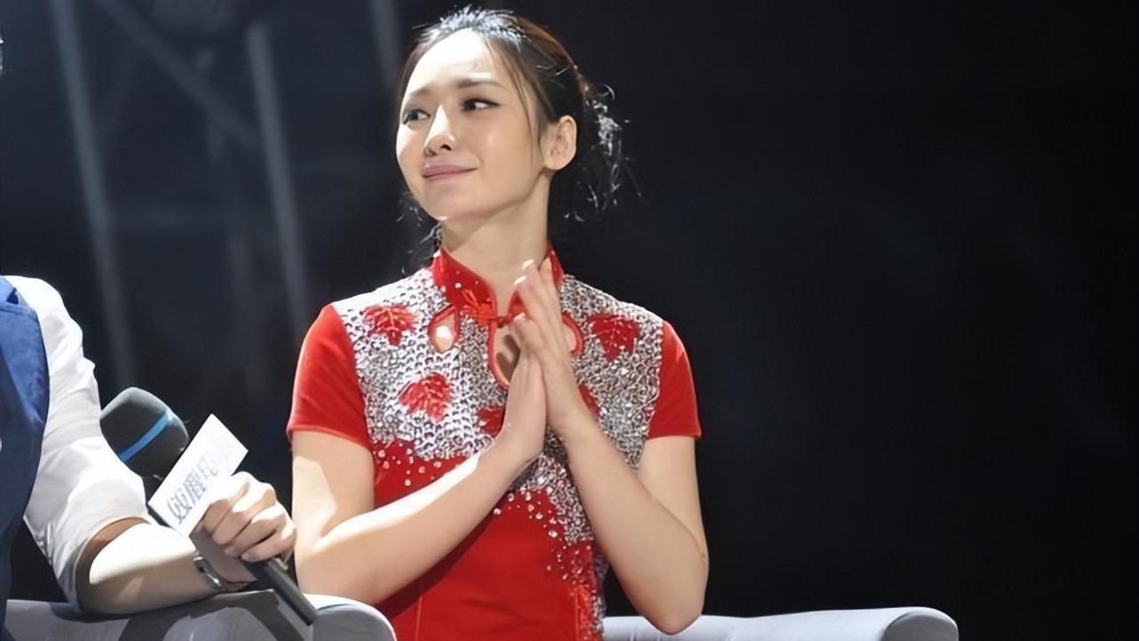 欢迎光临|柳岩穿上旗袍之后，出乎意料的清纯，美的更优雅稳重了