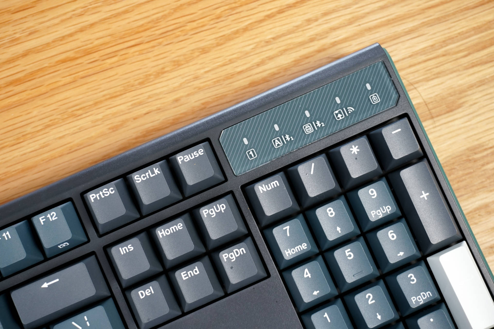 机械键盘|杜伽K610w无线机械键盘:可高度定制的104键多模键盘