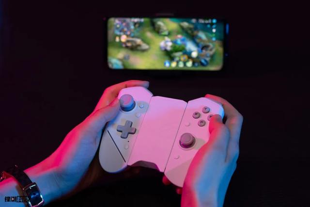 游戏手机|图赏：我怀疑这台手机开了外挂